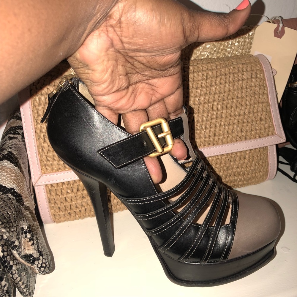 Fendi Shoes 100% Authentic size 9